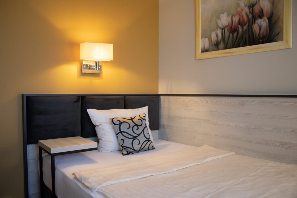 Einzelzimmer Bett